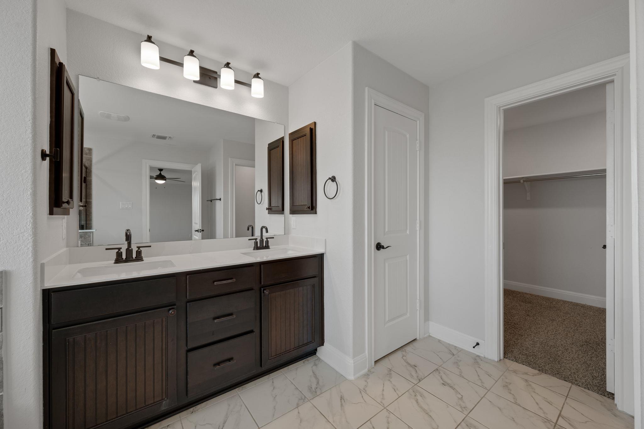 136 Danablu Dr, Hutto, TX 78634