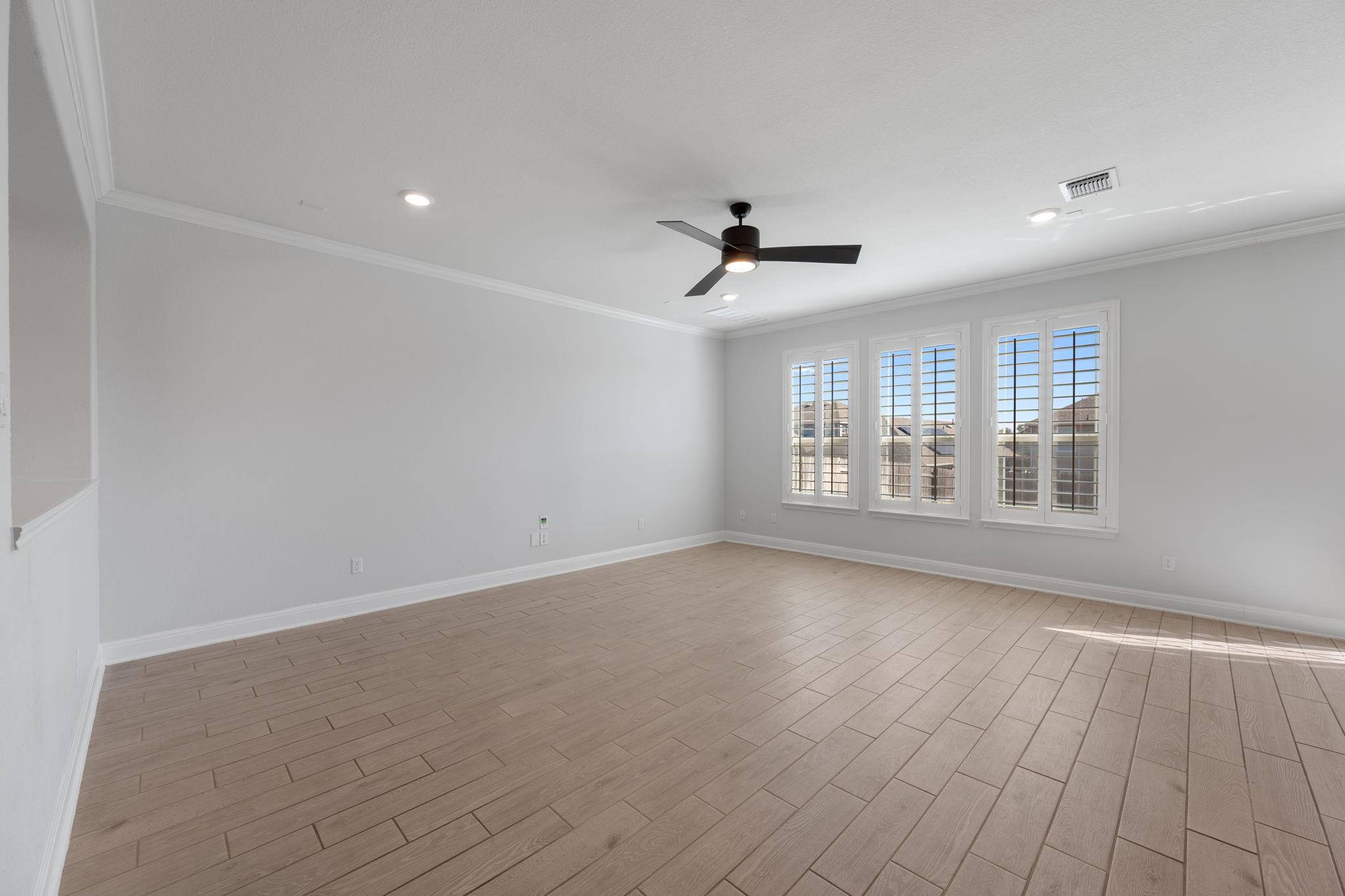 136 Danablu Dr, Hutto, TX 78634