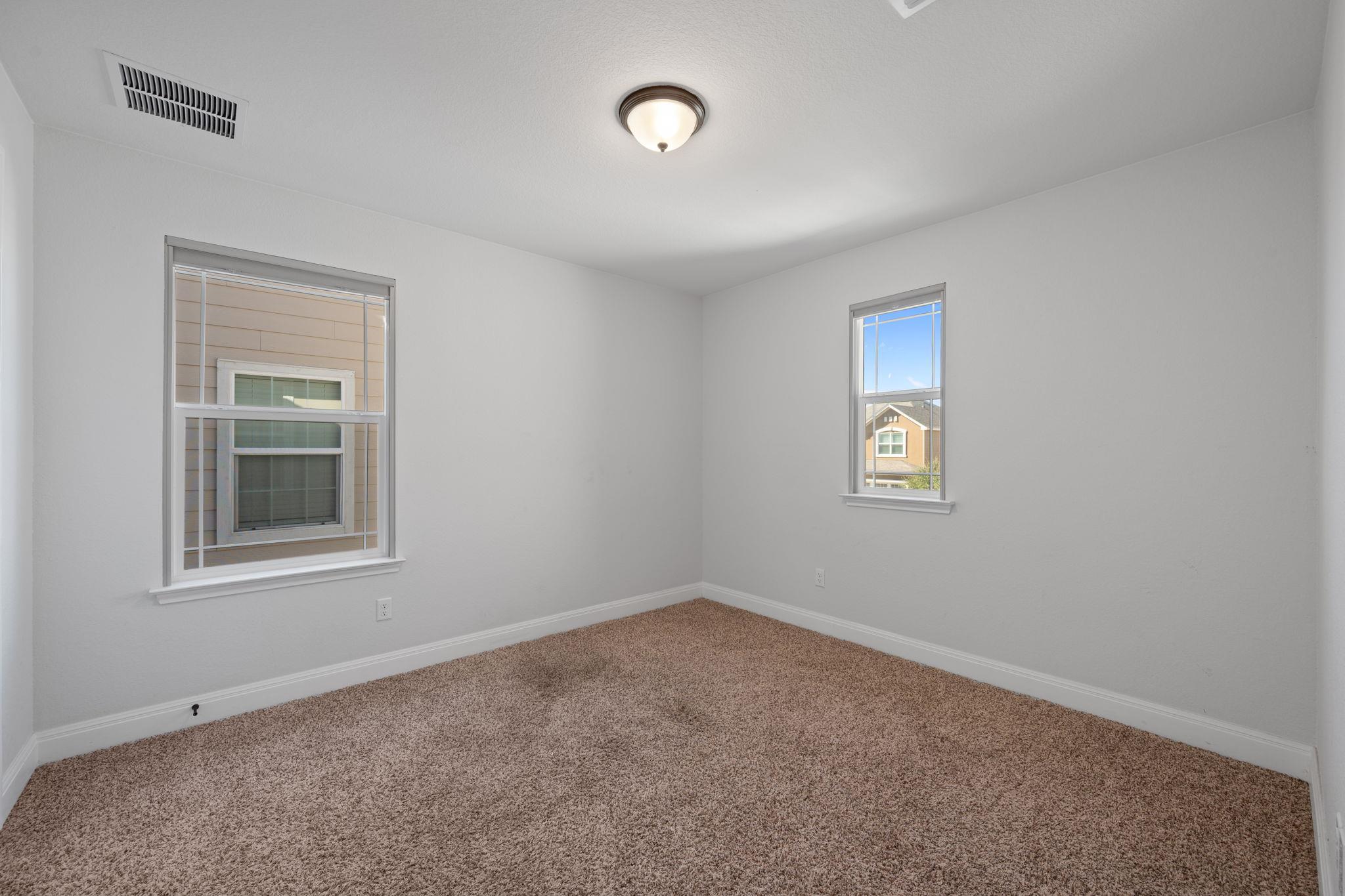 136 Danablu Dr, Hutto, TX 78634