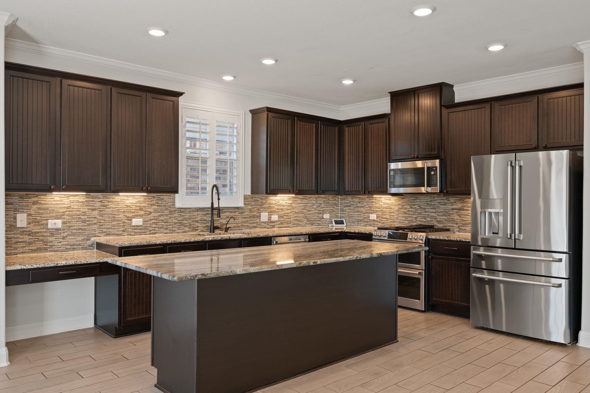 136 Danablu Dr, Hutto, TX 78634