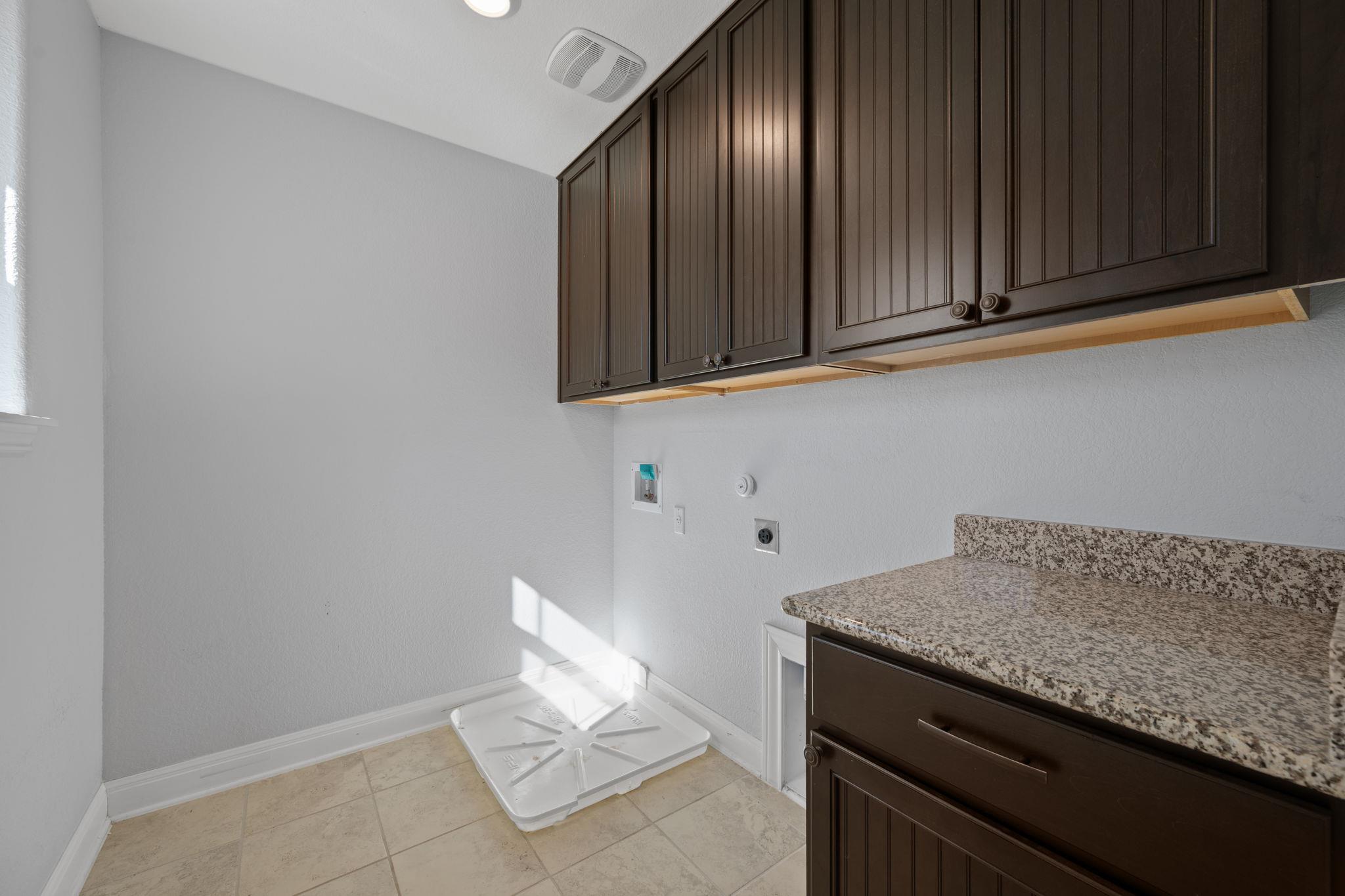 136 Danablu Dr, Hutto, TX 78634