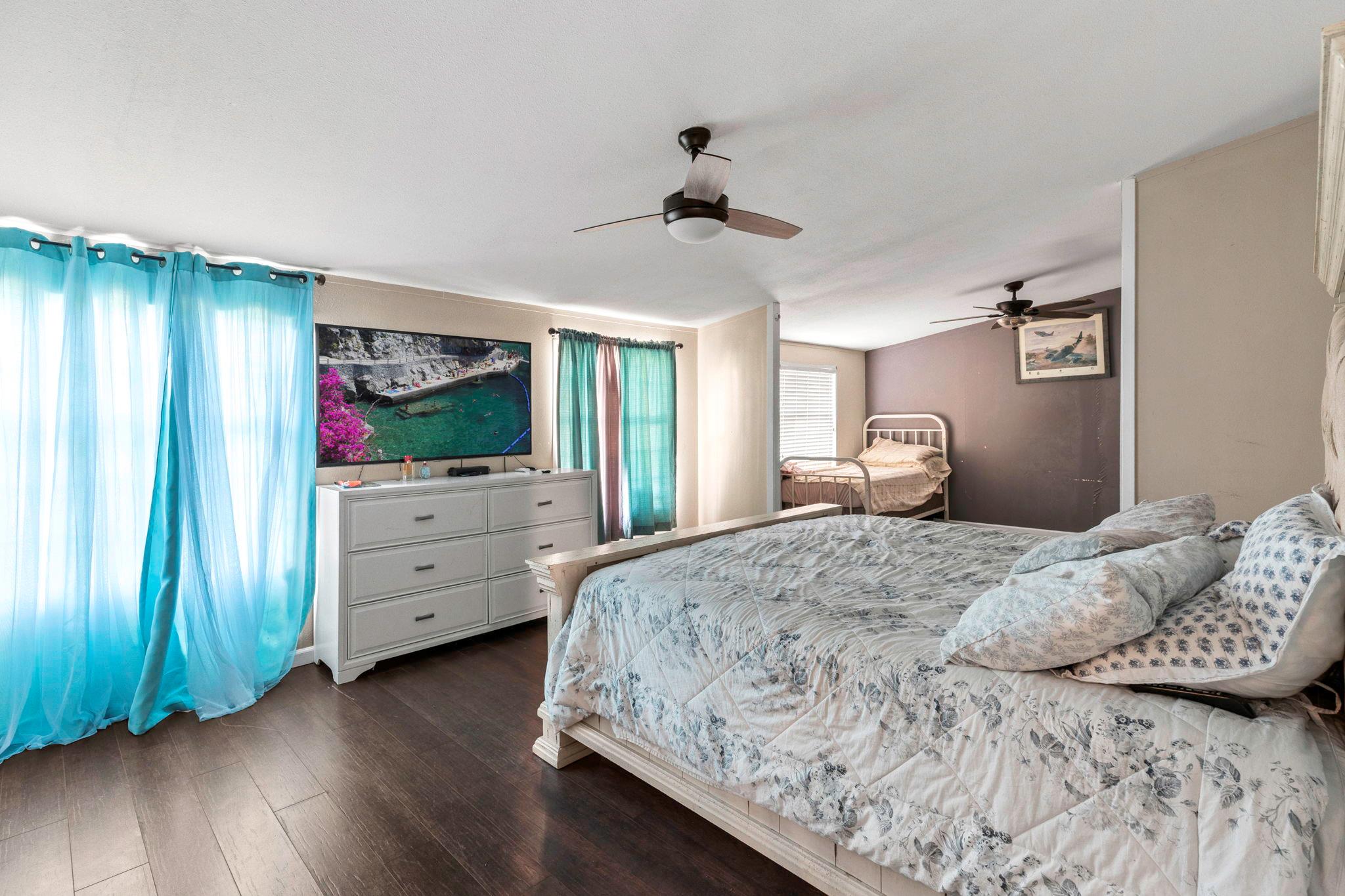 5035 Barth Rd, Lockhart, TX 78644