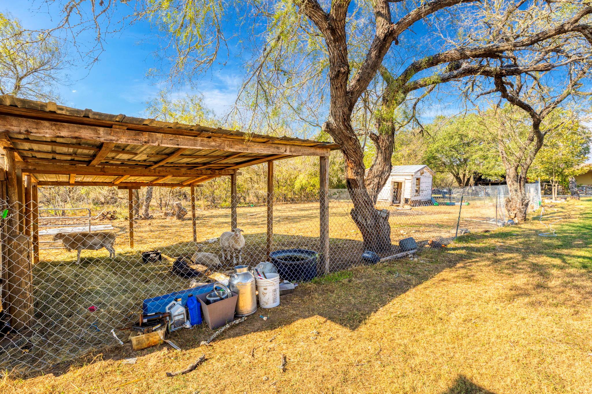 5035 Barth Rd, Lockhart, TX 78644