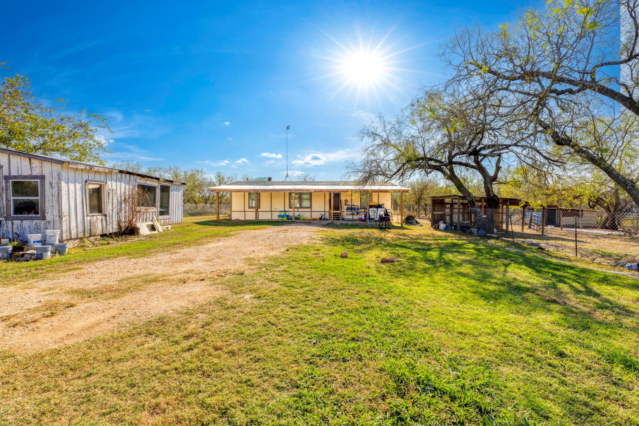 5035 Barth Rd, Lockhart, TX 78644