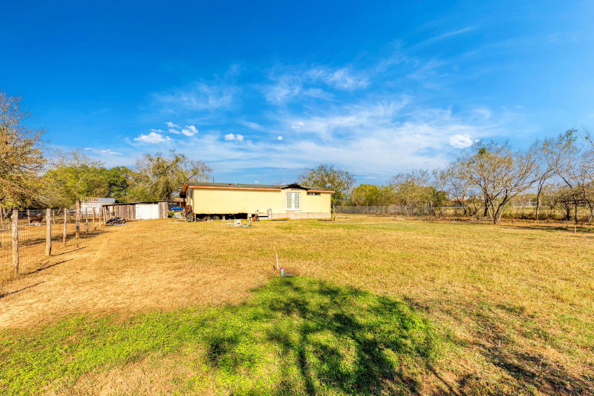 5035 Barth Rd, Lockhart, TX 78644
