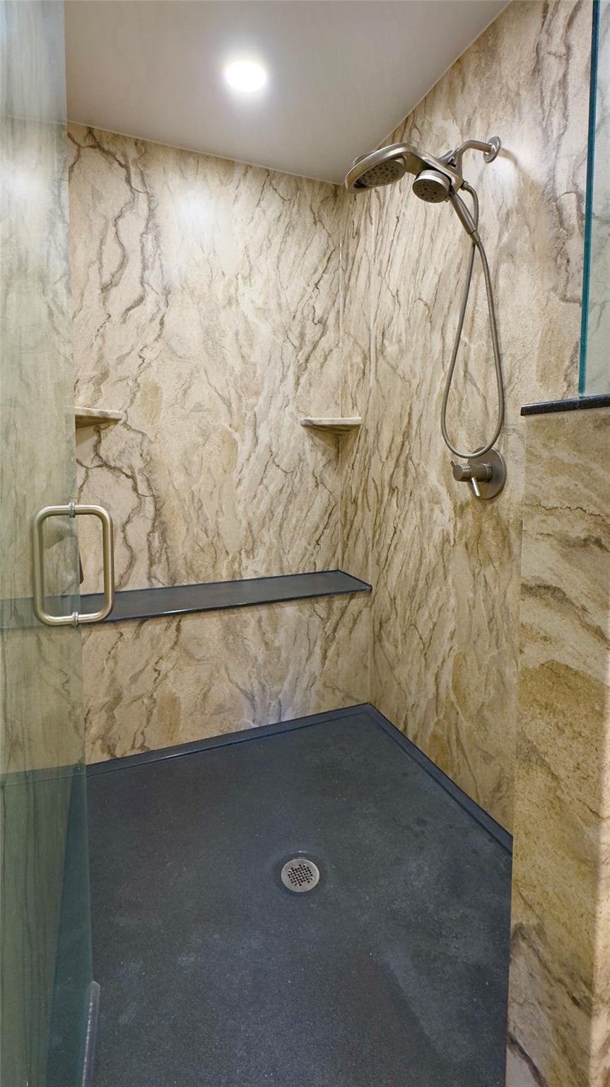 843 Sunfish St, Lakeway, TX 78734