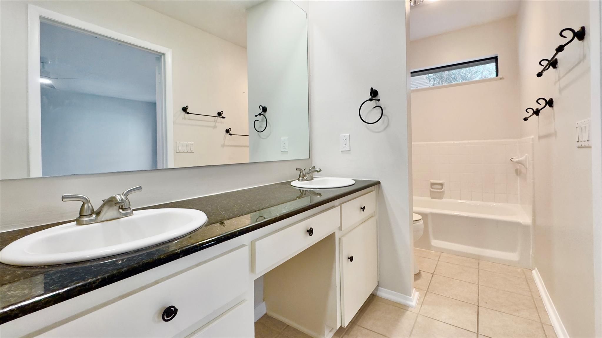 843 Sunfish St, Lakeway, TX 78734