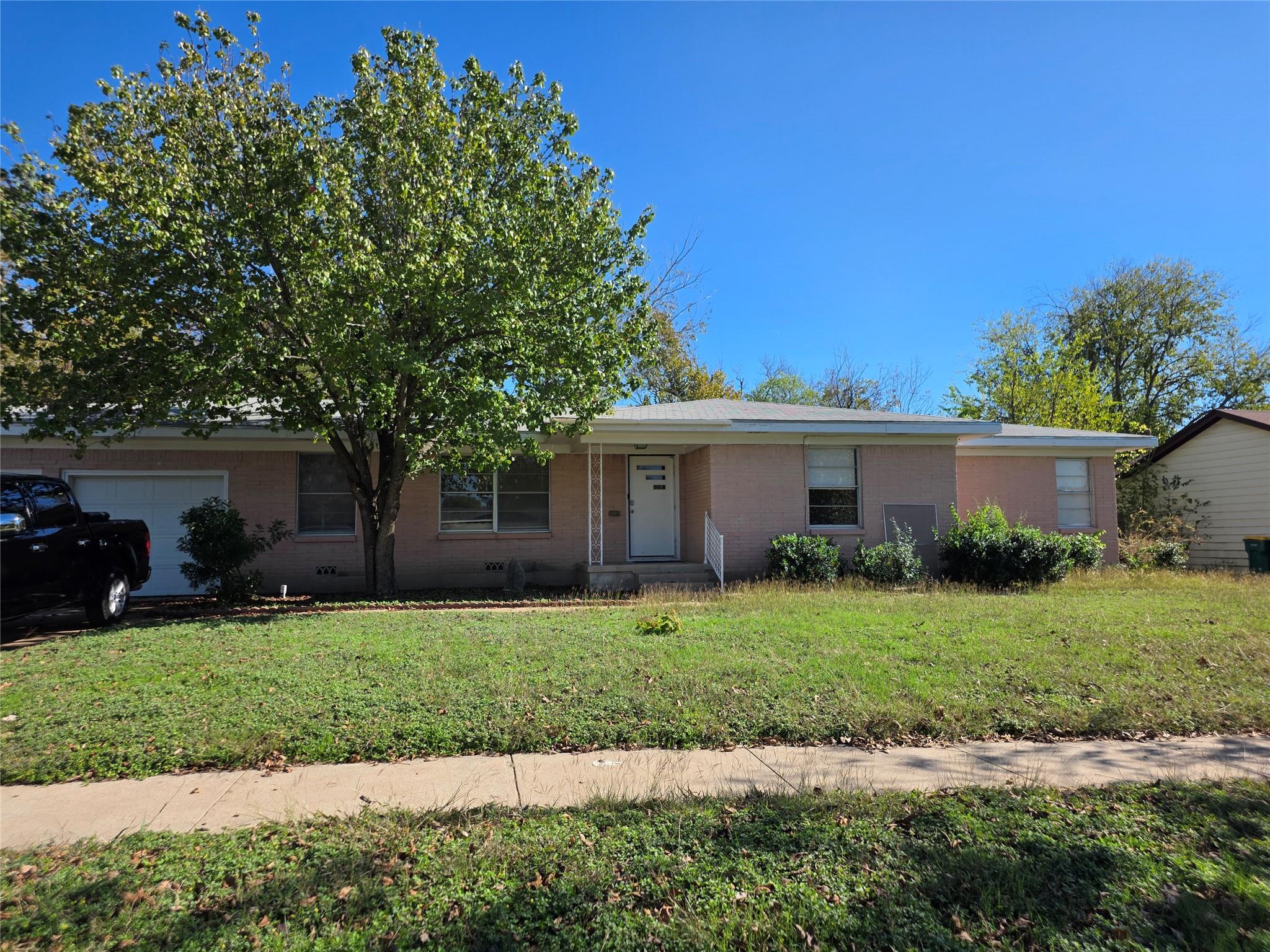 1903 S 13th St, Temple, TX 76504