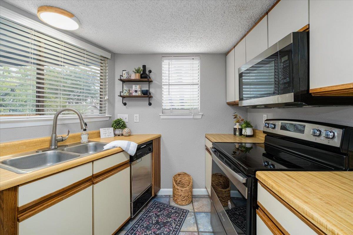 2500 Burleson Rd # 603, Austin, TX 78741