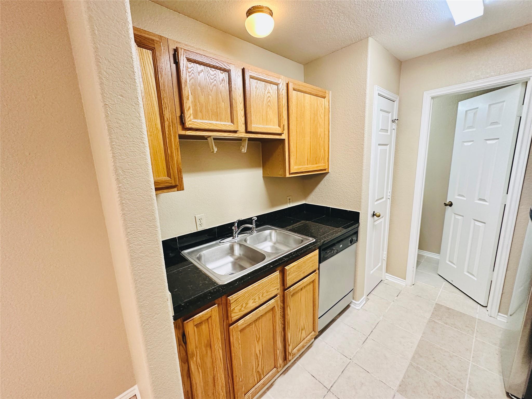 8814 Schick Rd # D, Austin, TX 78729