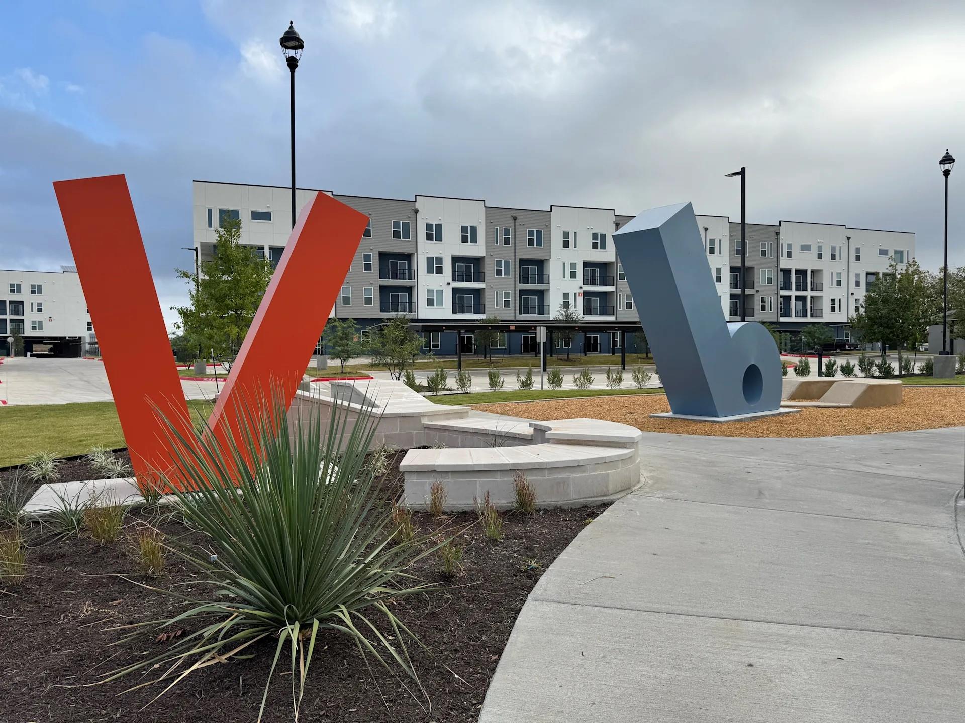 320 Goll St # 2114, Kyle, TX 78640