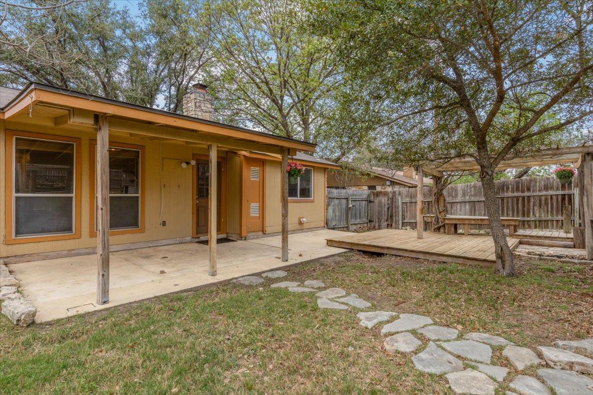 511 Suzzane Rd, Pflugerville, TX 78660
