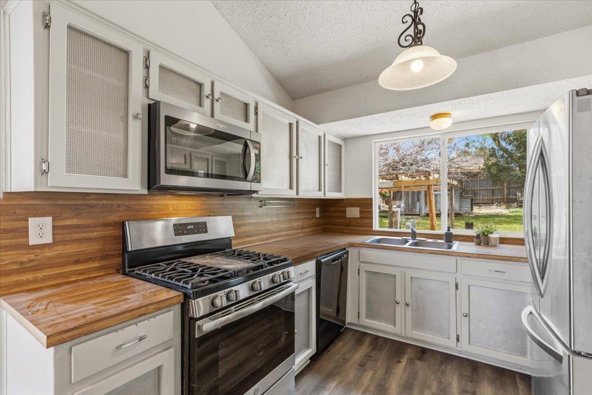 511 Suzzane Rd, Pflugerville, TX 78660