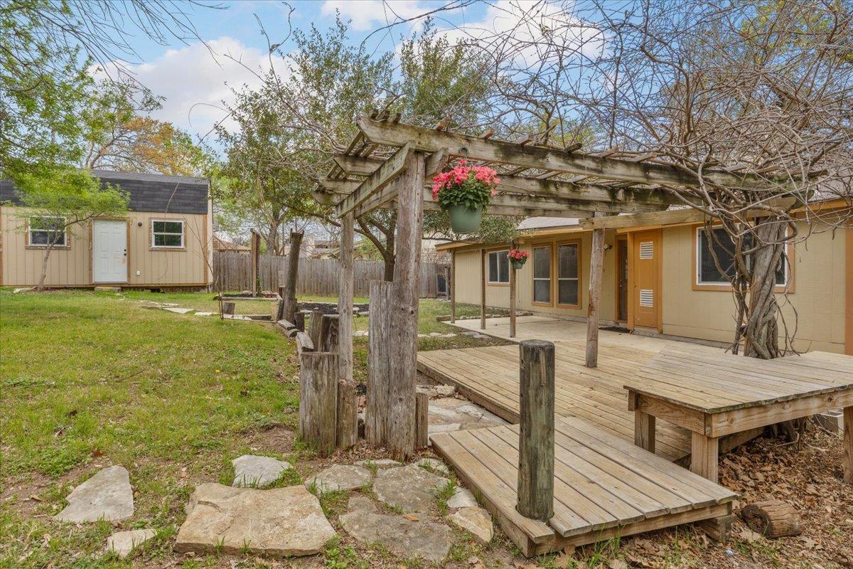 511 Suzzane Rd, Pflugerville, TX 78660