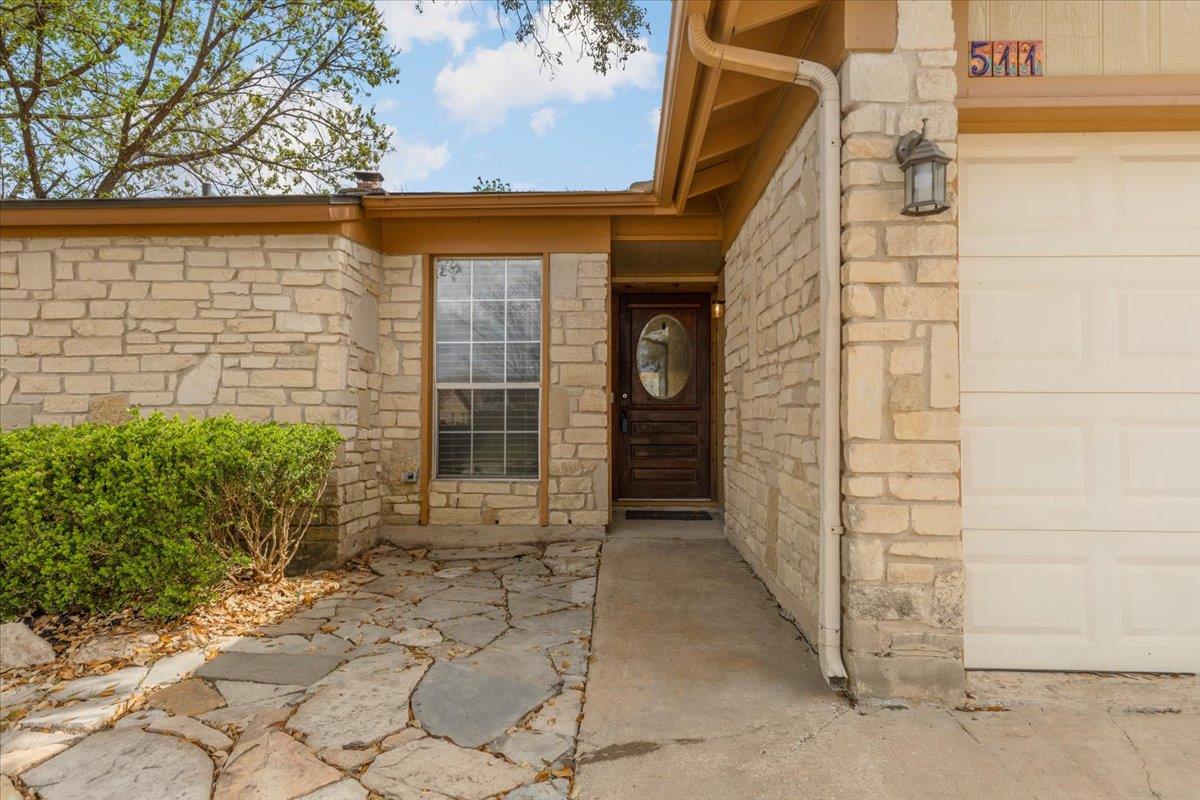 511 Suzzane Rd, Pflugerville, TX 78660