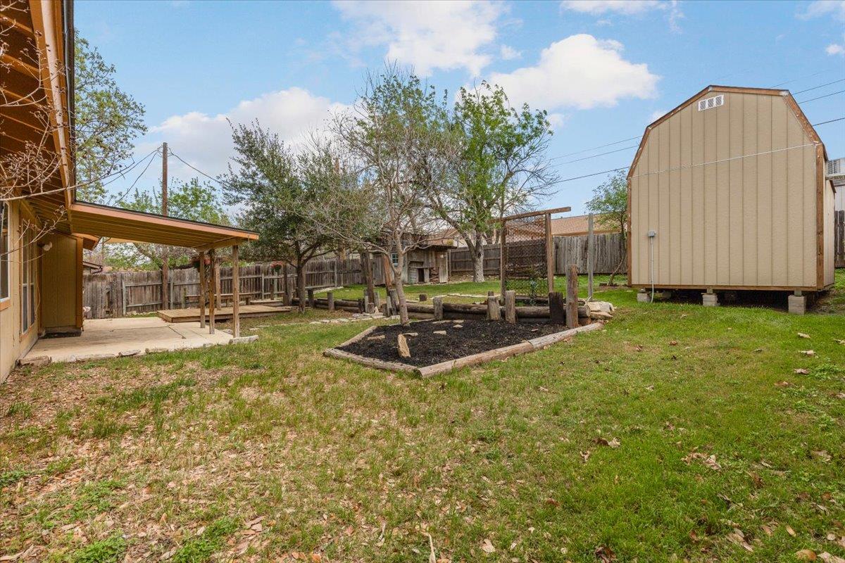 511 Suzzane Rd, Pflugerville, TX 78660