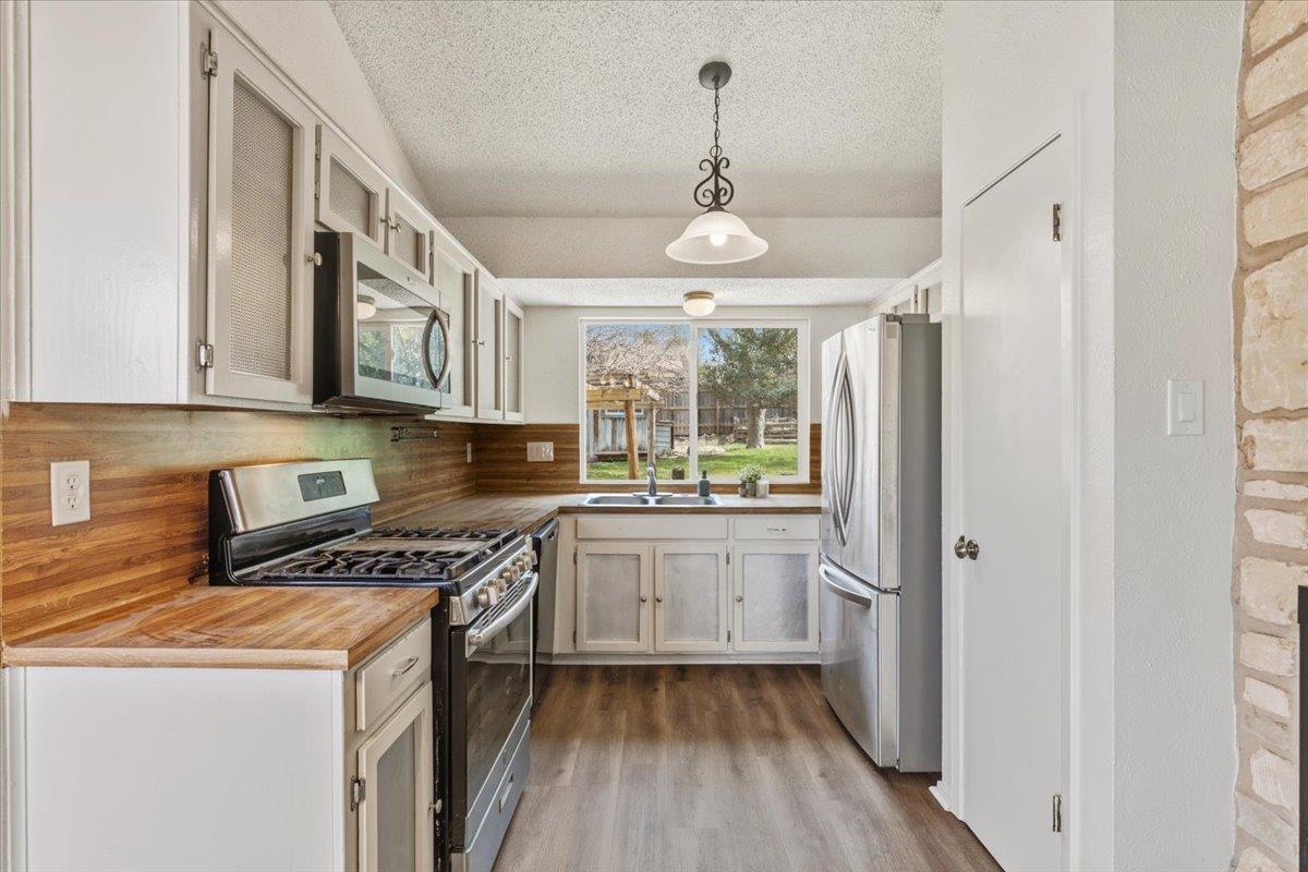 511 Suzzane Rd, Pflugerville, TX 78660