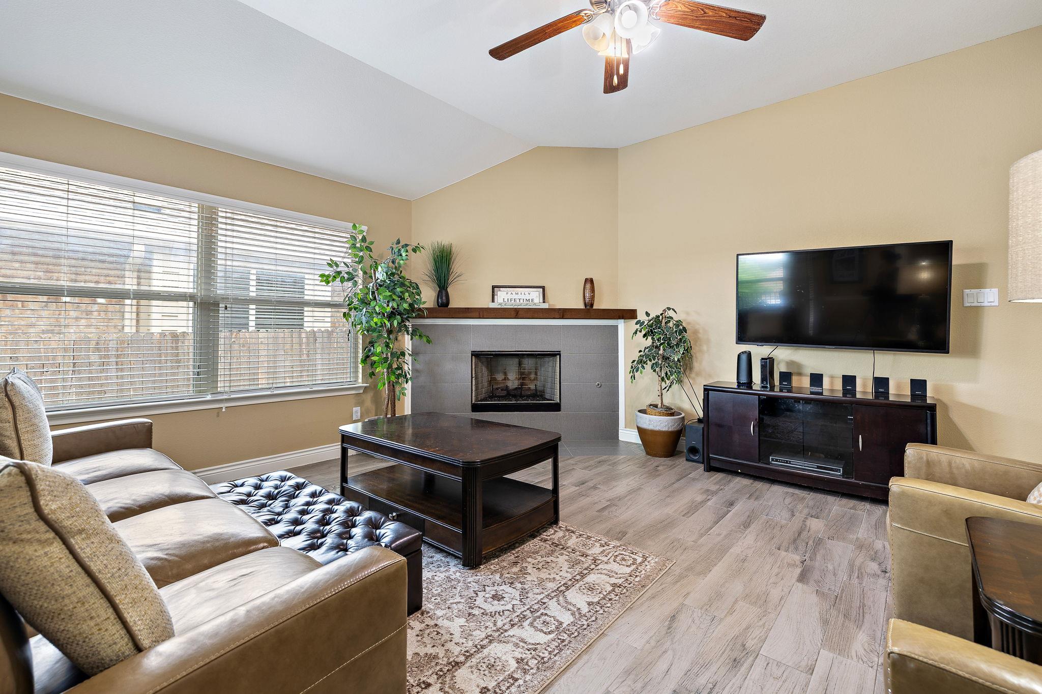 163 Mount Ellen St, Hutto, TX 78634