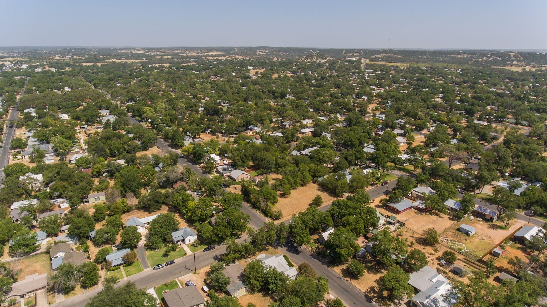 611 N Adams St, Fredericksburg, TX 78624