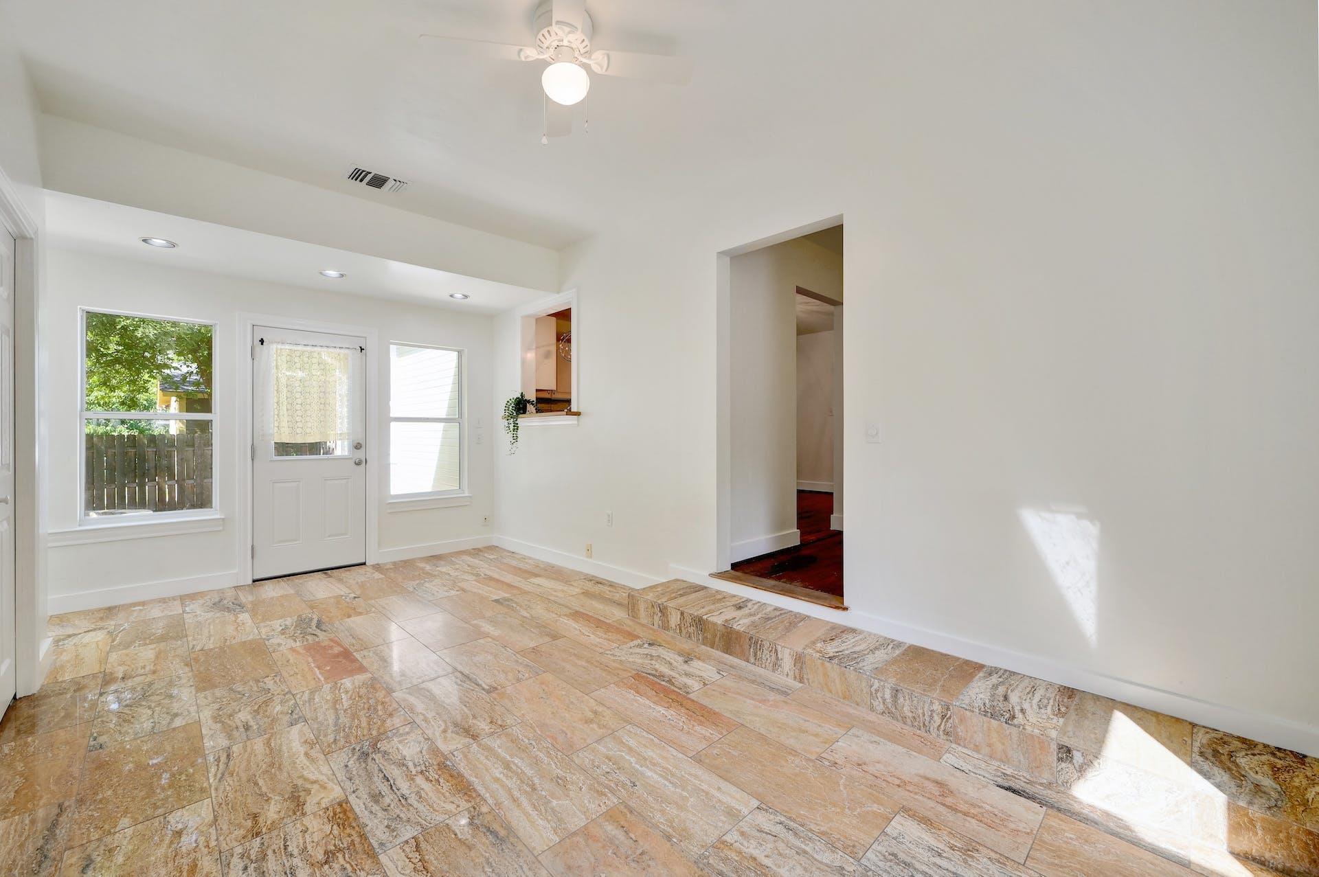 611 N Adams St, Fredericksburg, TX 78624