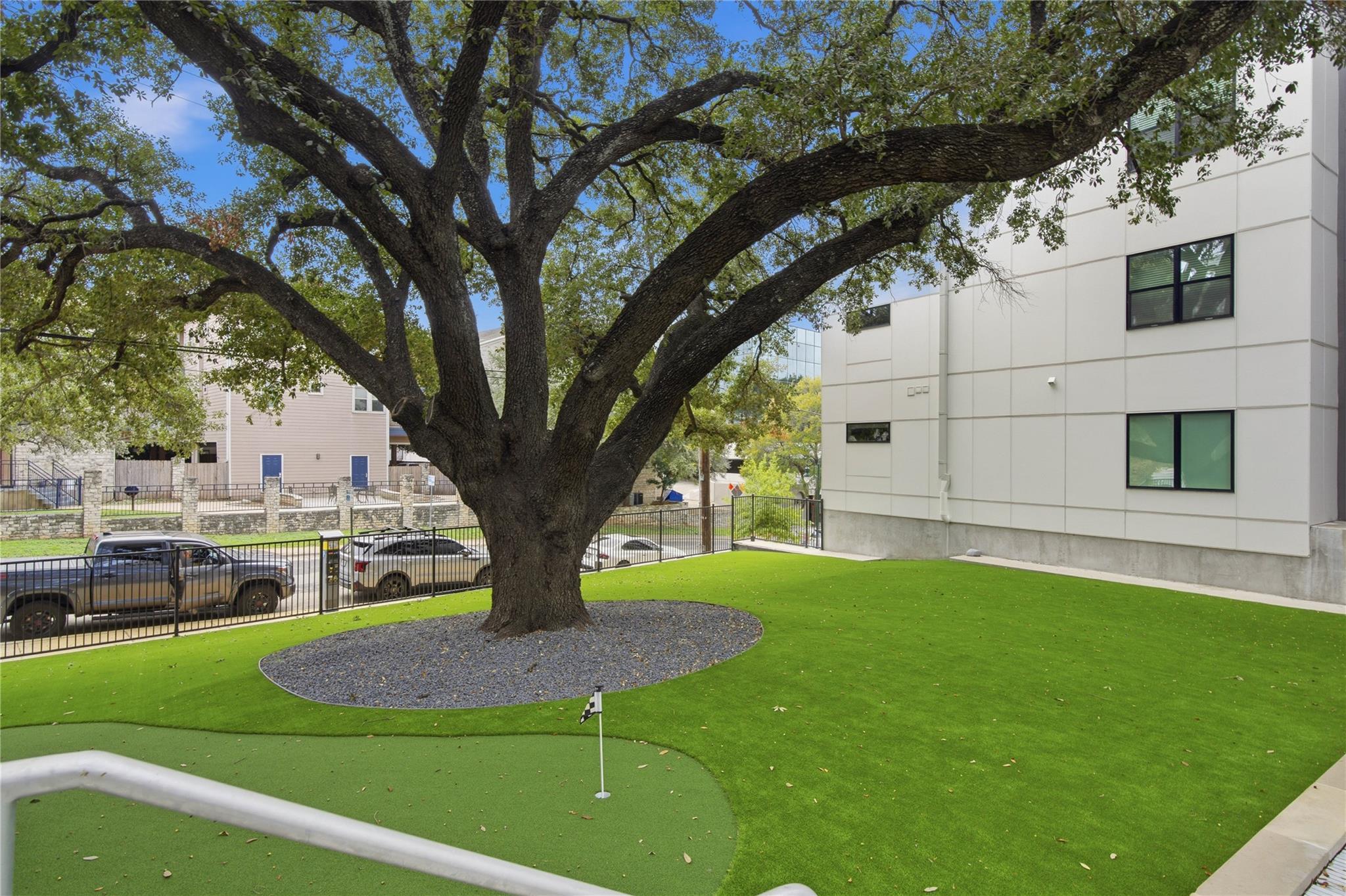 2500 Longview St # 219, Austin, TX 78705