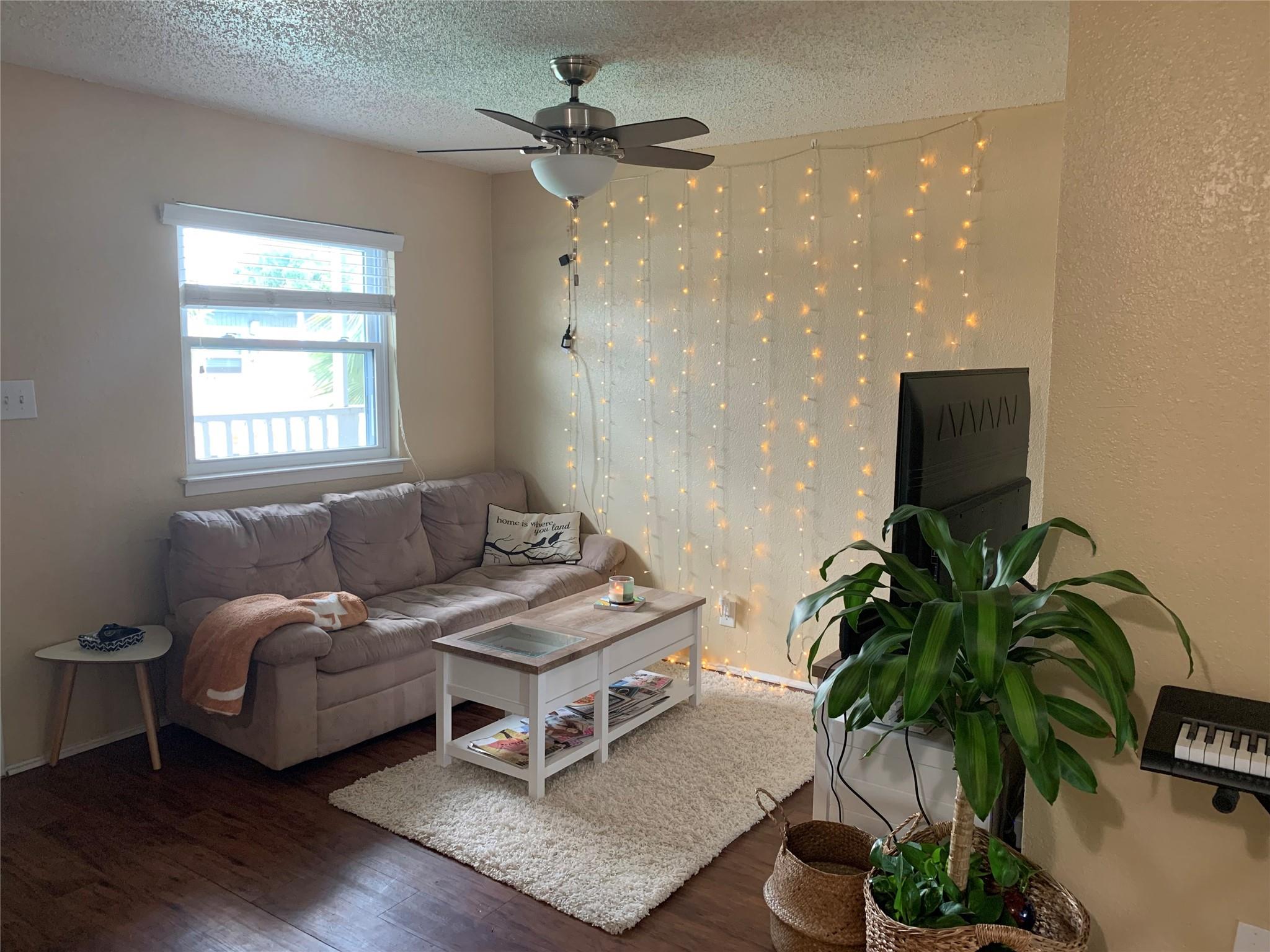 2401 Manor Rd # 218, Austin, TX 78722