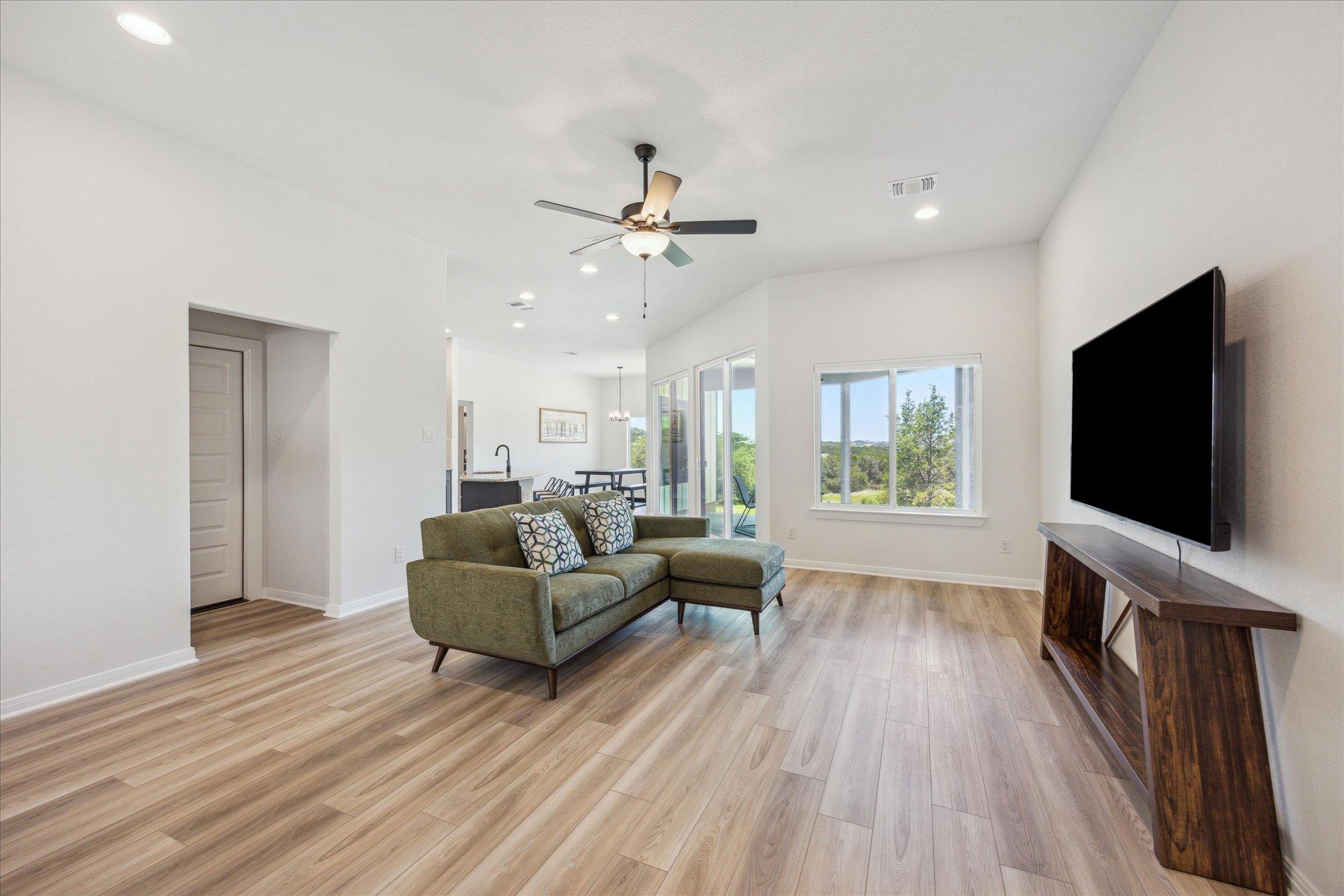 21001 Newhaven Cv, Lago Vista, TX 78645