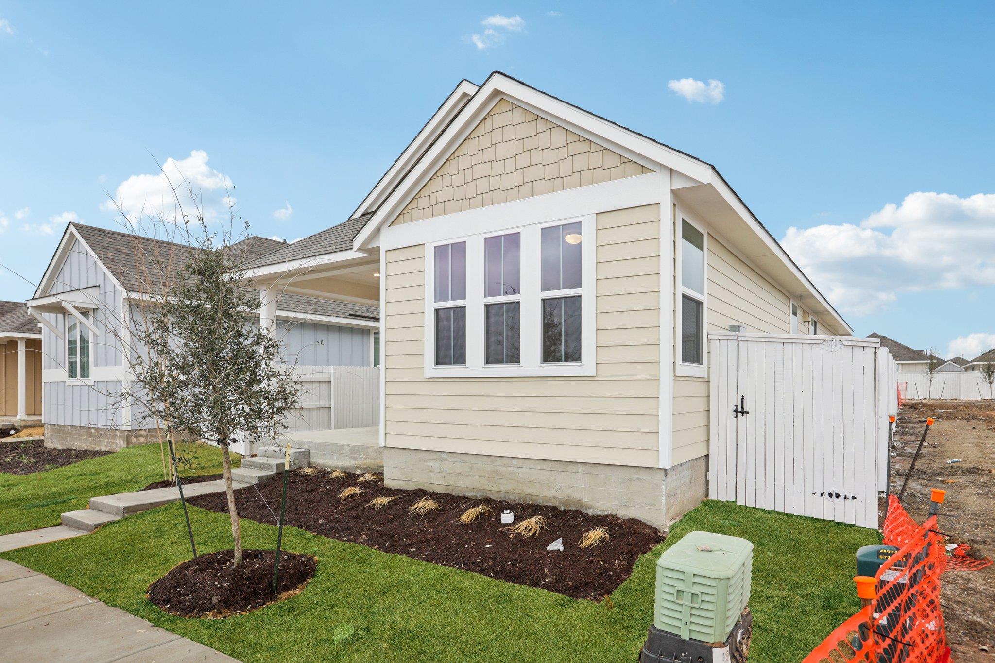 195 Cider Creek Dr, Elgin, TX 78621