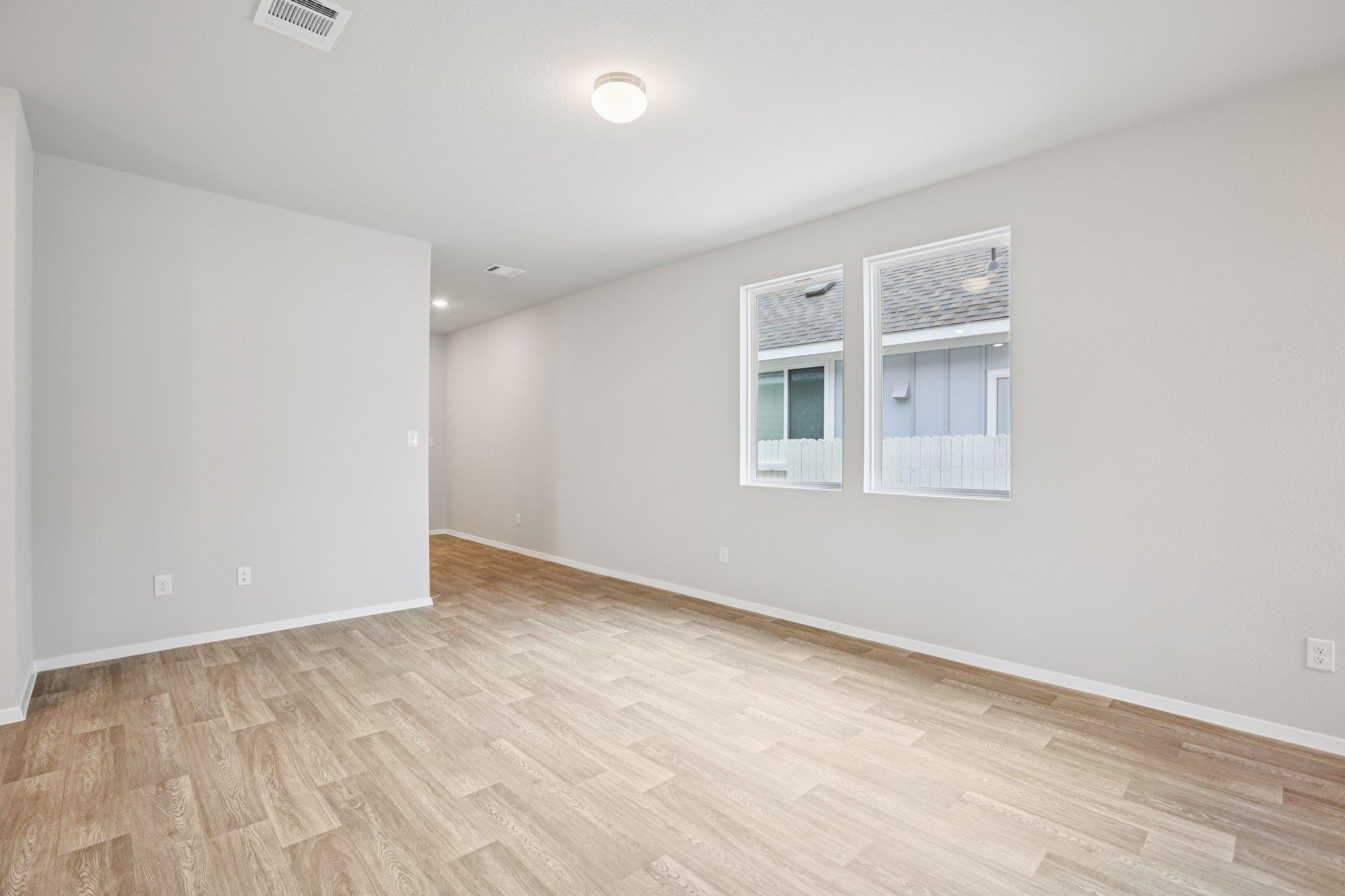 195 Cider Creek Dr, Elgin, TX 78621