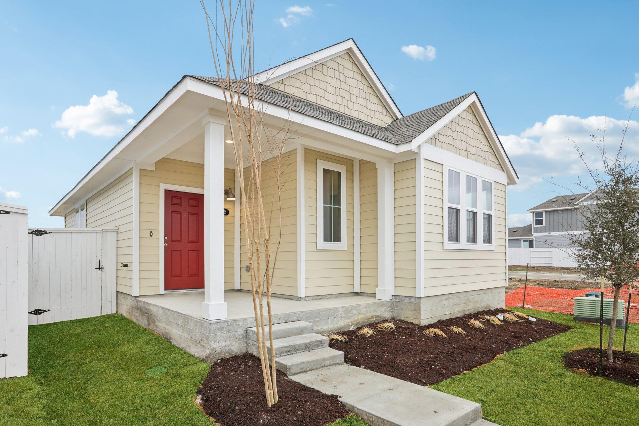 195 Cider Creek Dr, Elgin, TX 78621