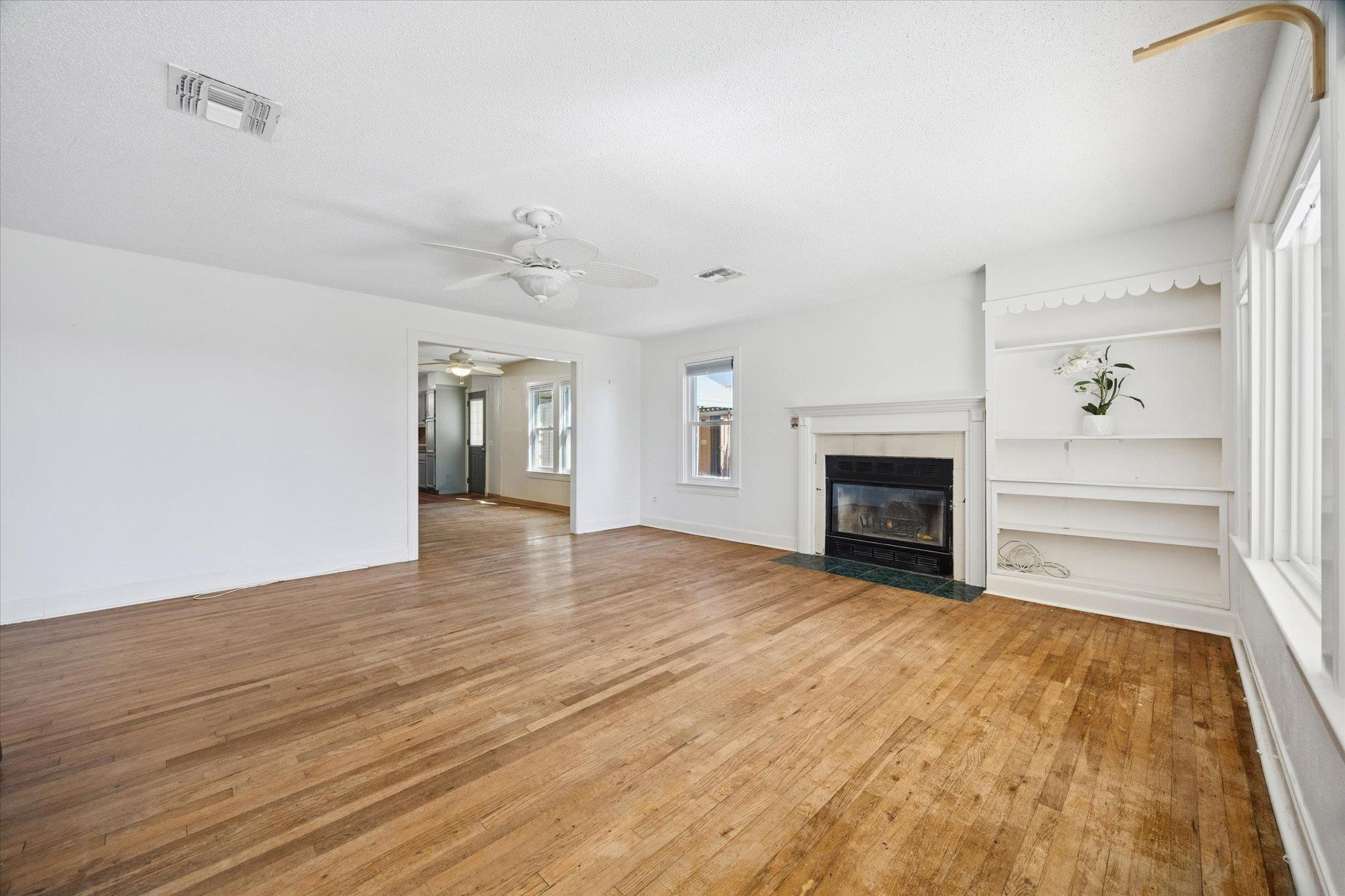 1091 Alta Vista Rd, Spicewood, TX 78669