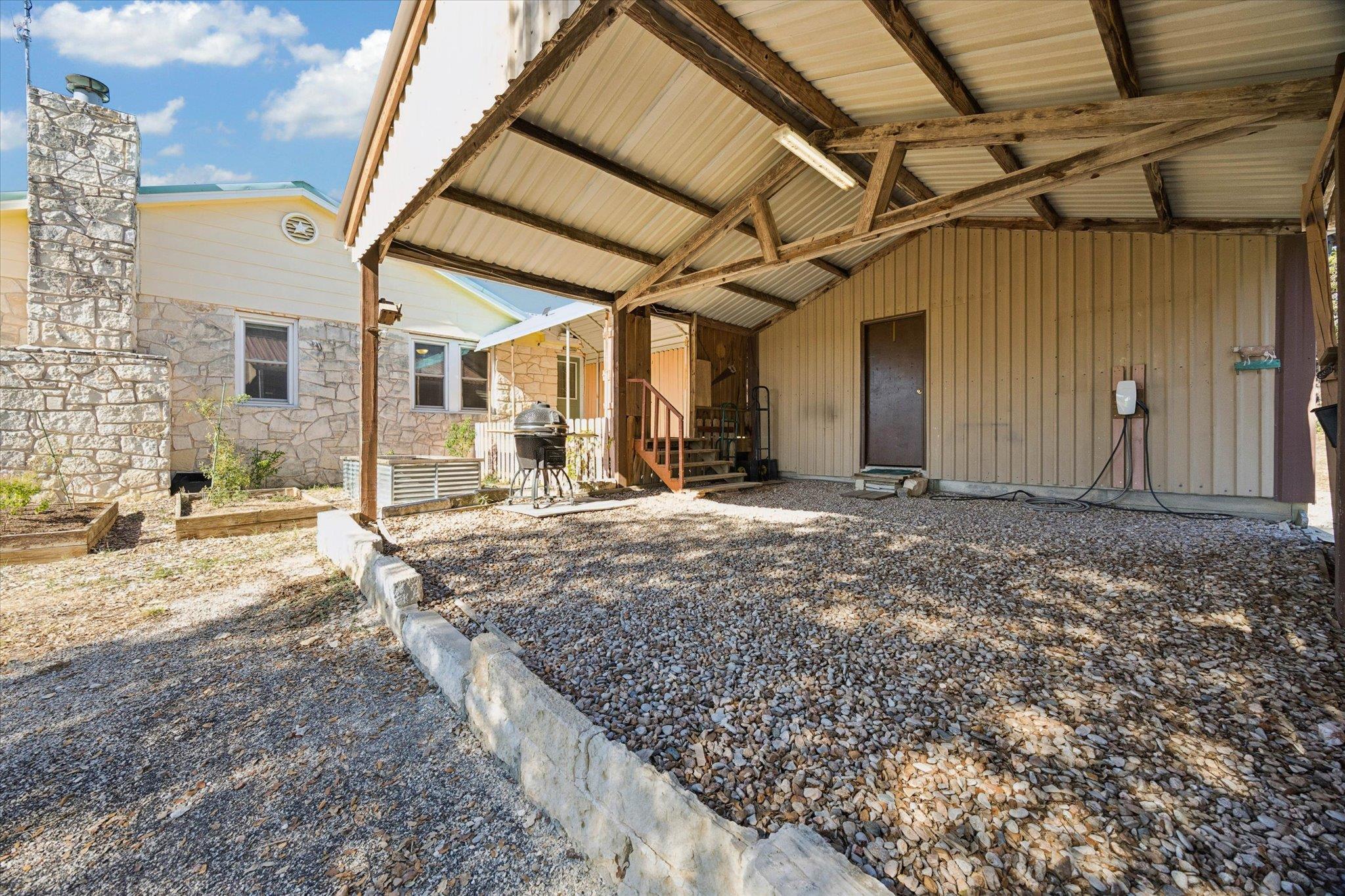 1091 Alta Vista Rd, Spicewood, TX 78669
