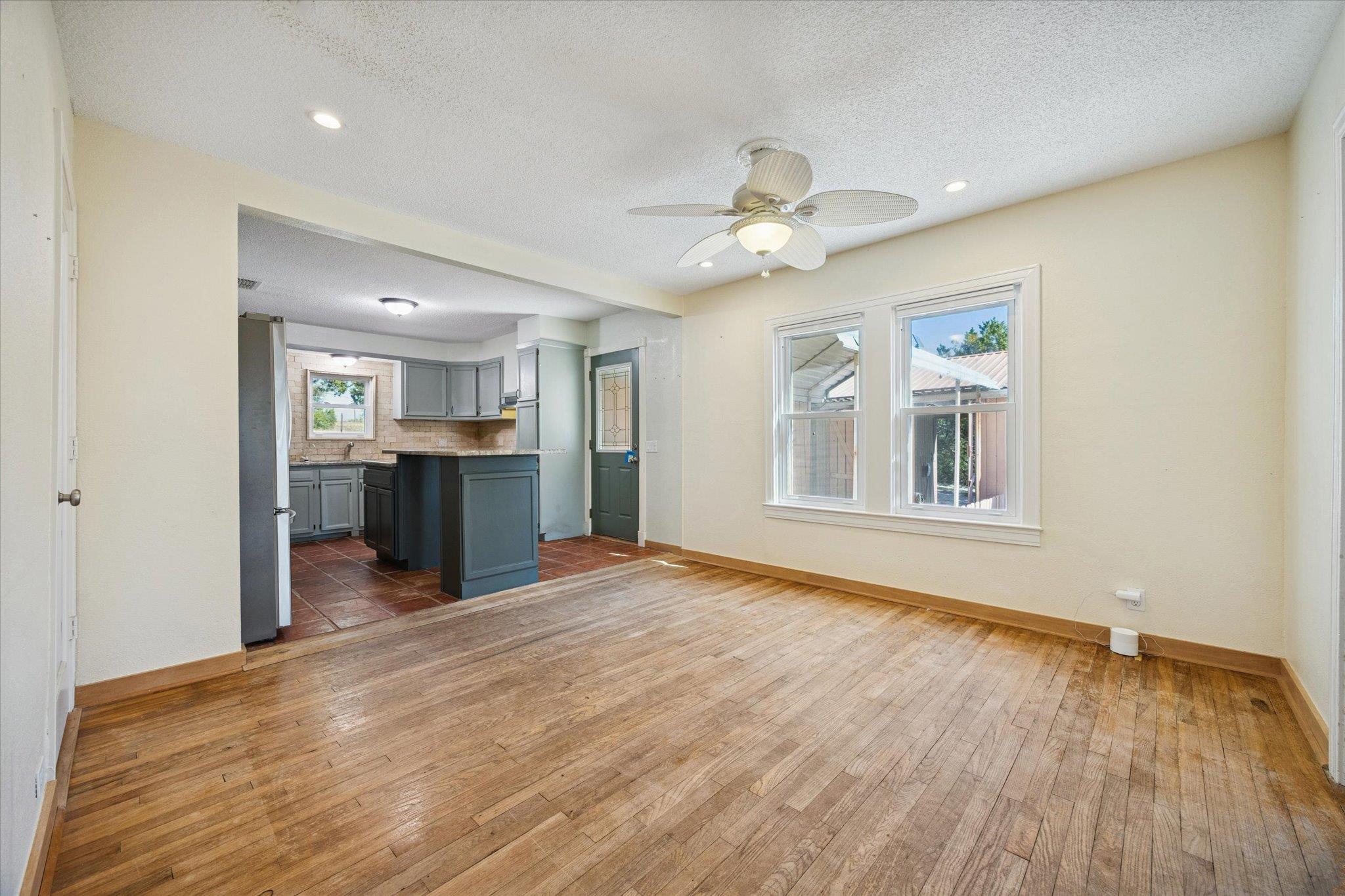 1091 Alta Vista Rd, Spicewood, TX 78669