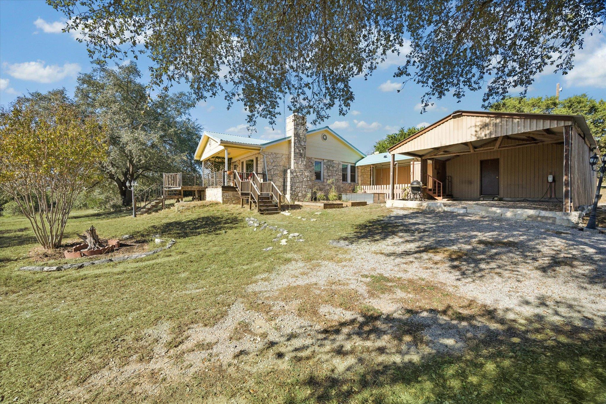 1091 Alta Vista Rd, Spicewood, TX 78669