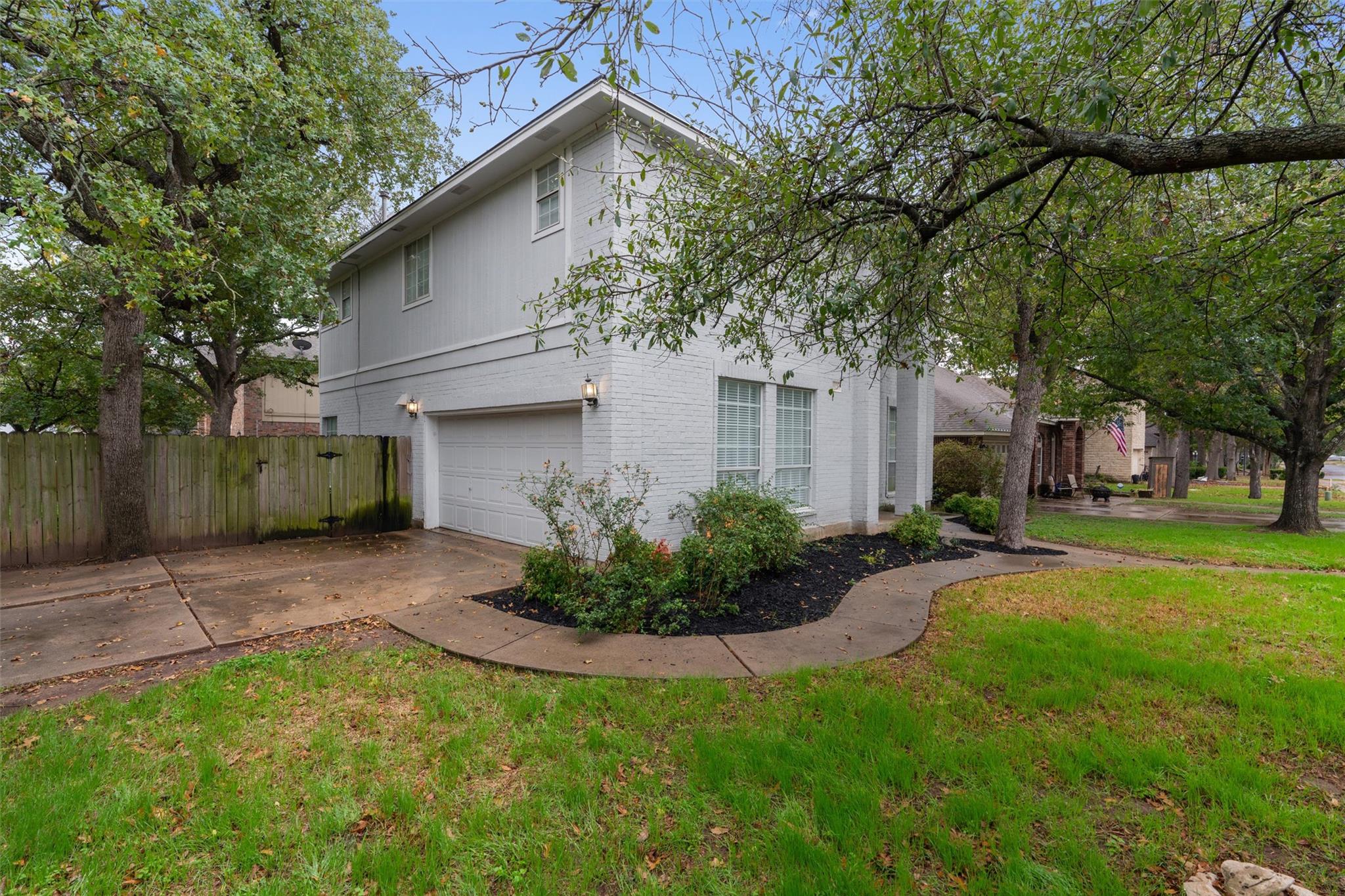 3925 Newland Dr, Round Rock, TX 78681