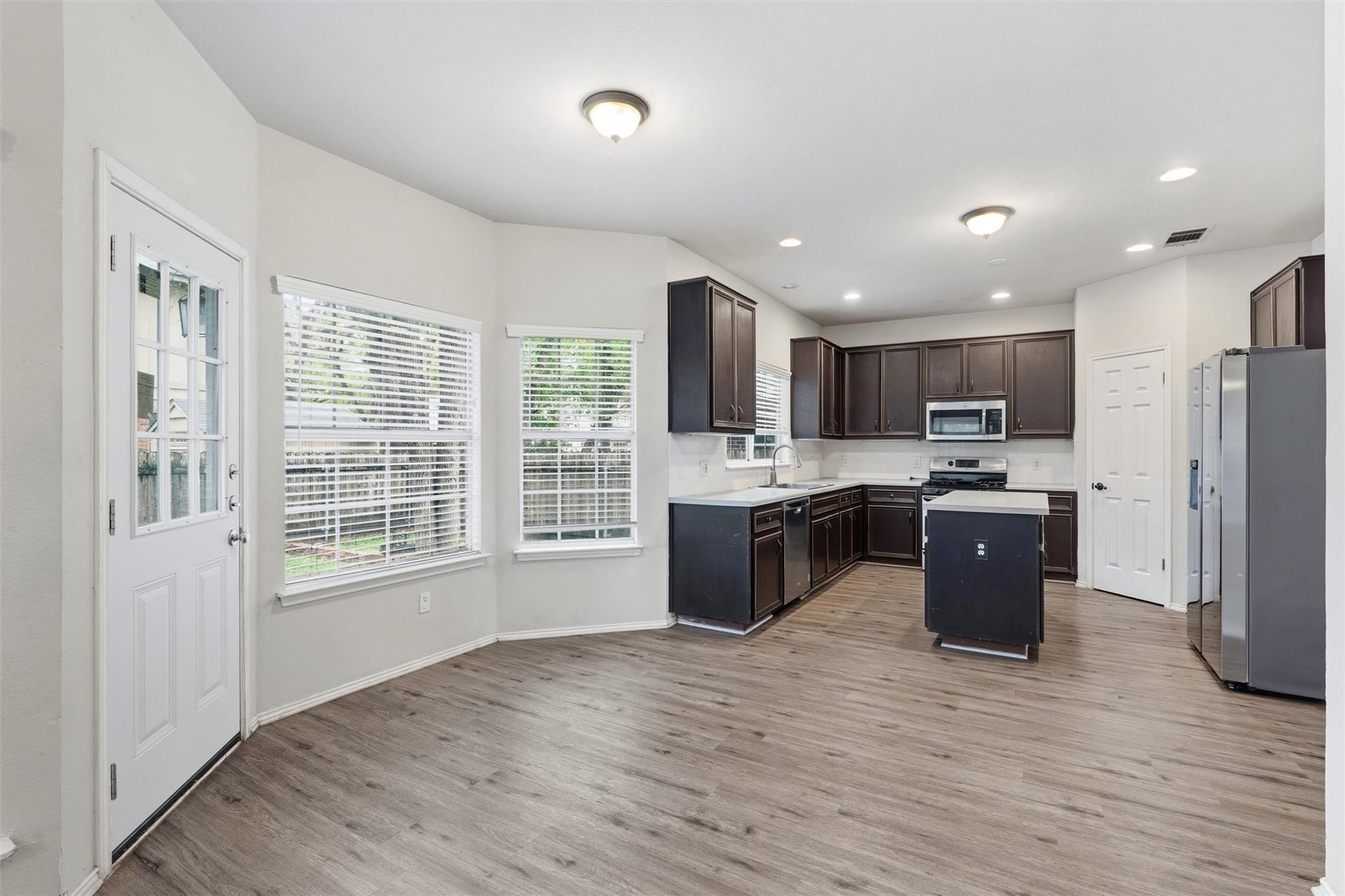 3925 Newland Dr, Round Rock, TX 78681