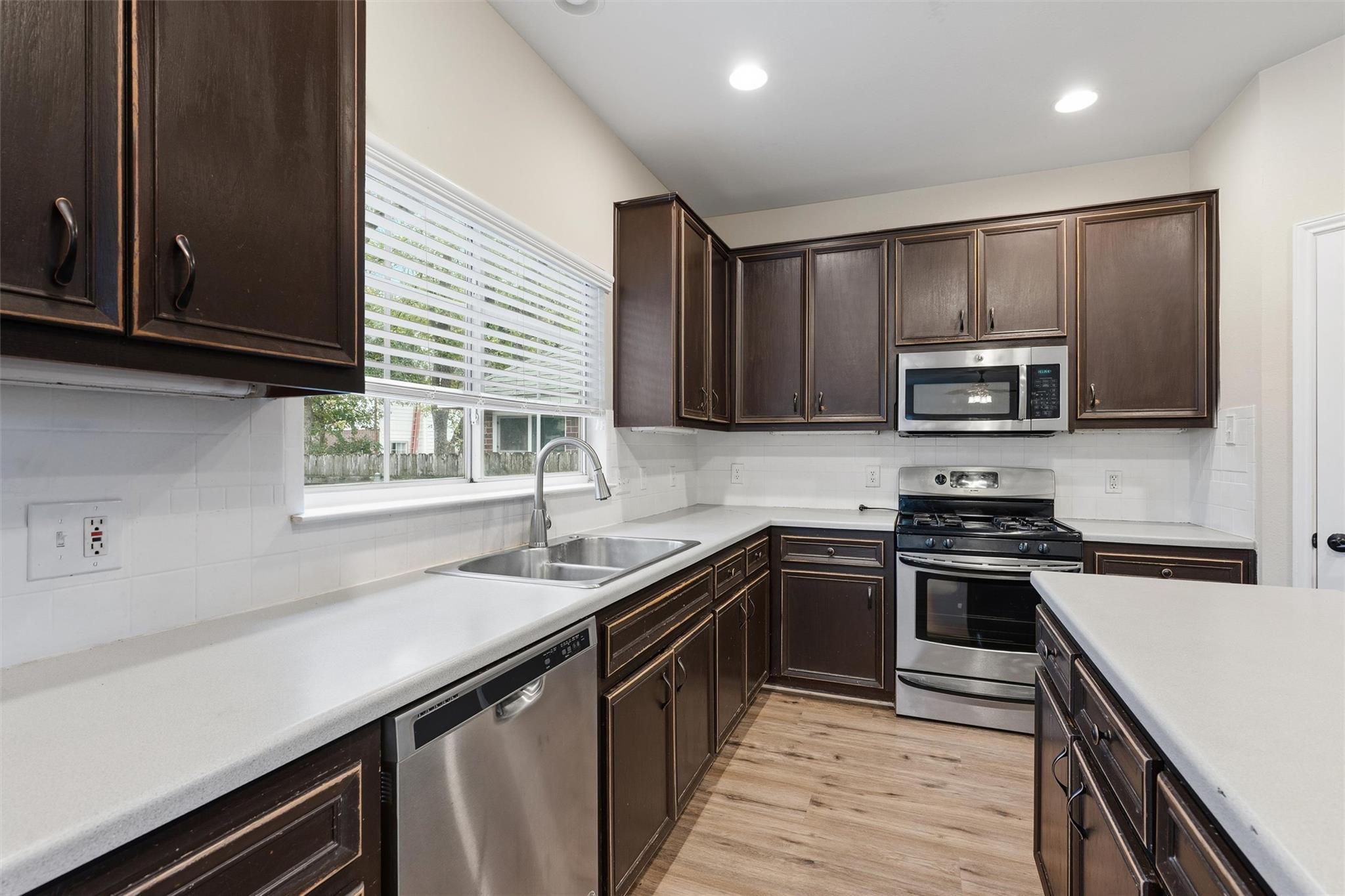 3925 Newland Dr, Round Rock, TX 78681