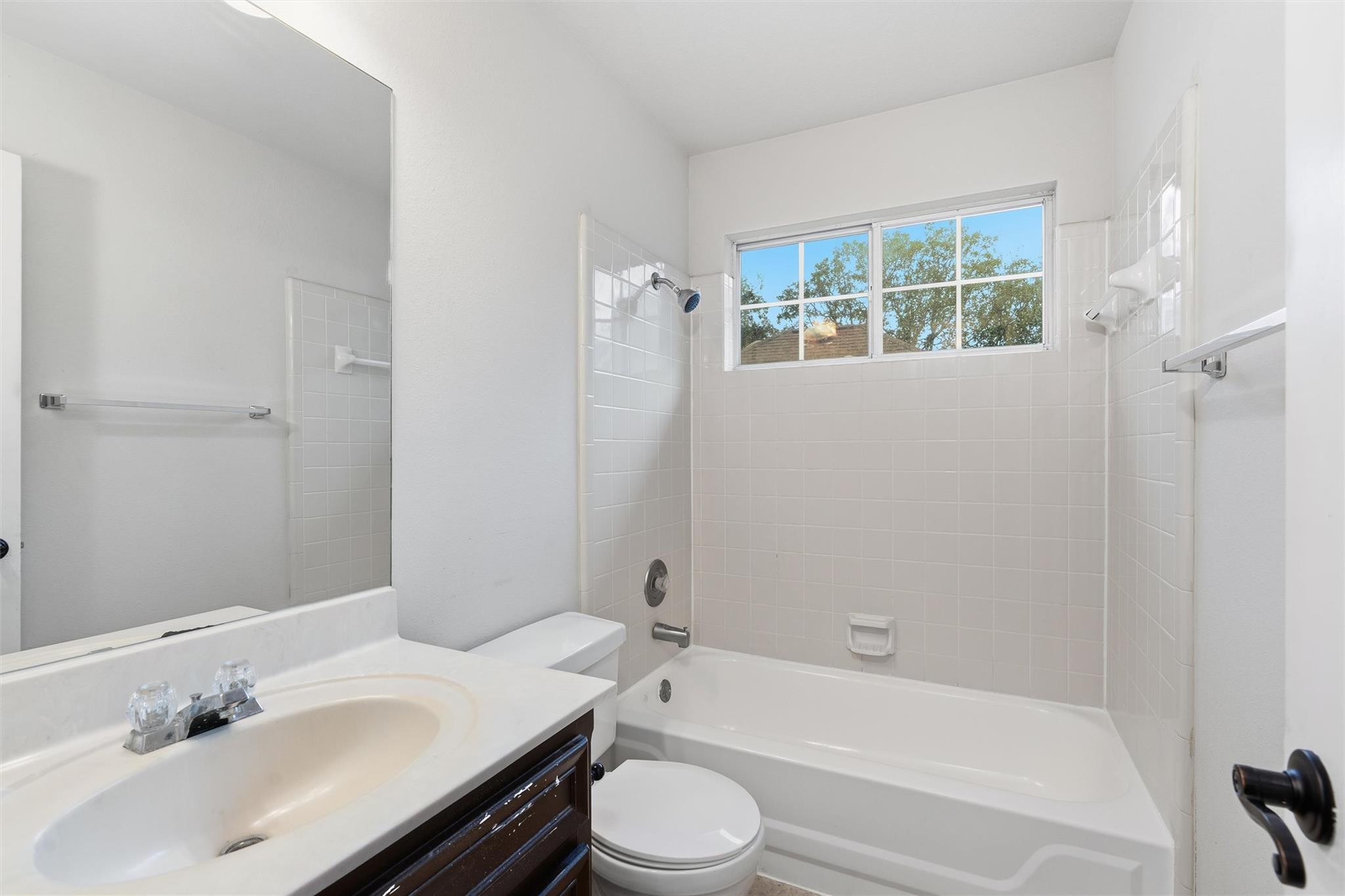 3925 Newland Dr, Round Rock, TX 78681