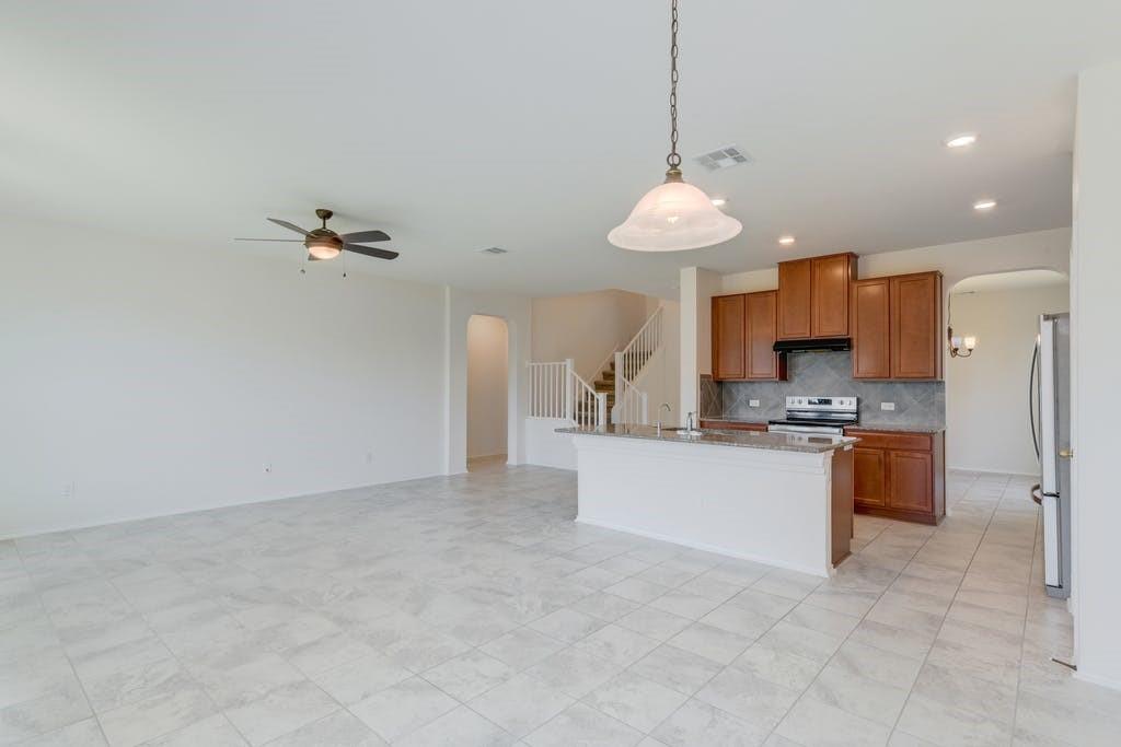 355 Planters Ln, Georgetown, TX 78626