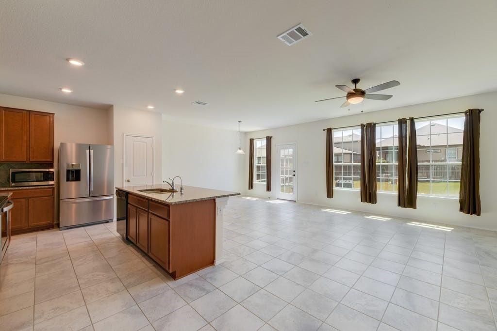 355 Planters Ln, Georgetown, TX 78626