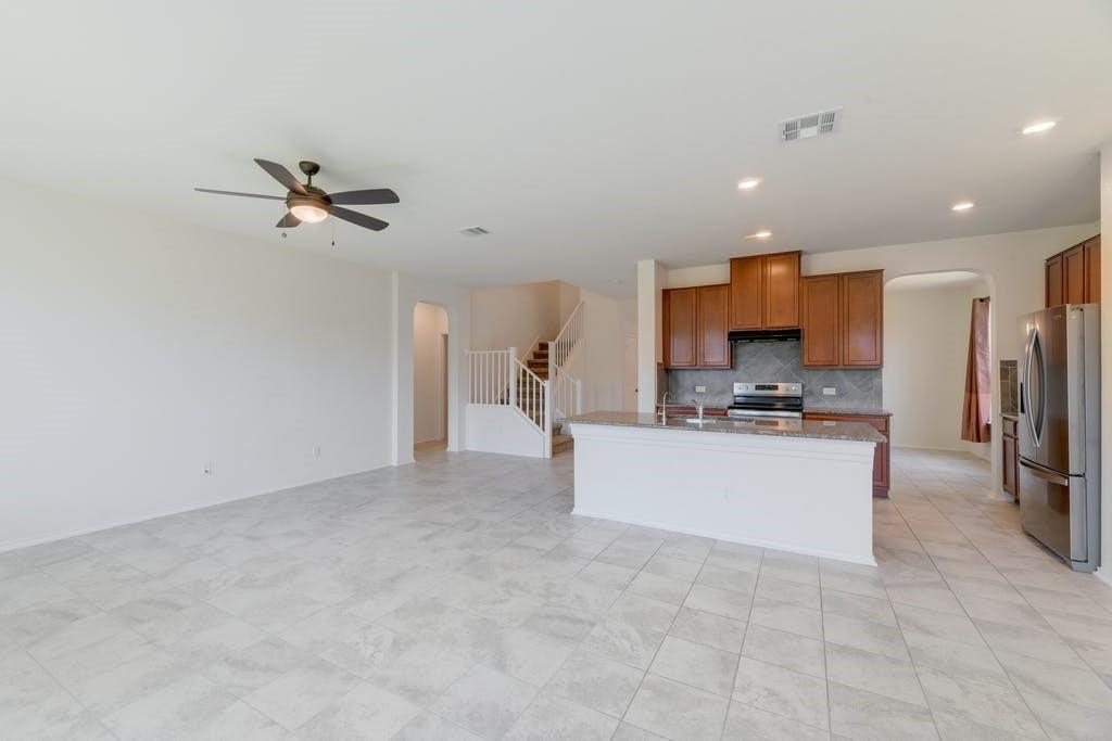 355 Planters Ln, Georgetown, TX 78626