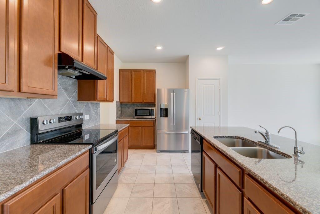 355 Planters Ln, Georgetown, TX 78626