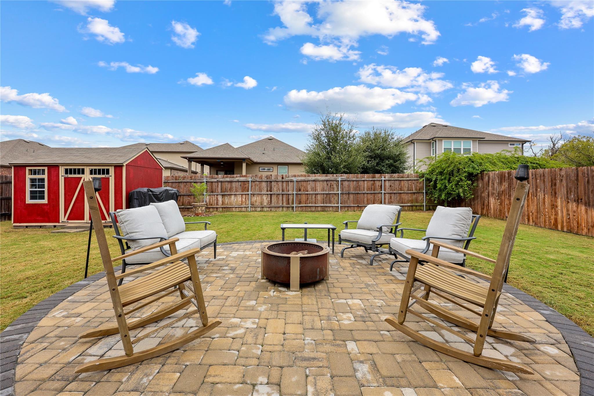 355 Planters Ln, Georgetown, TX 78626