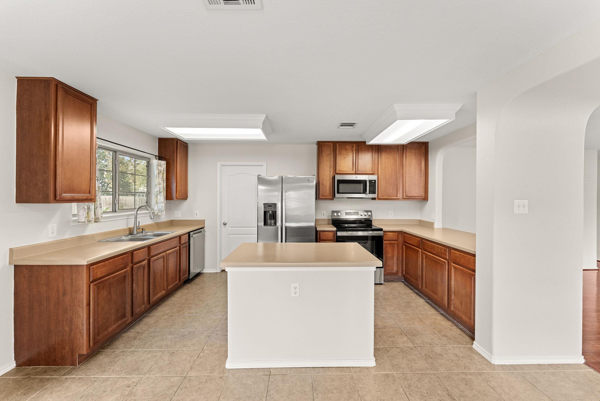 203 Sil Cv, Leander, TX 78641