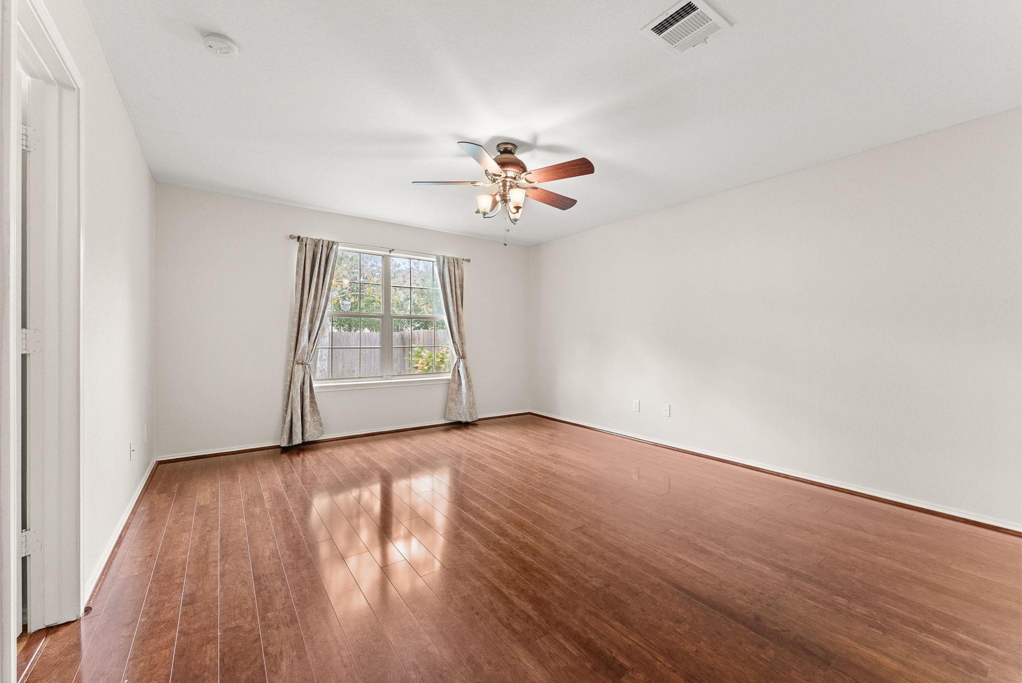 203 Sil Cv, Leander, TX 78641