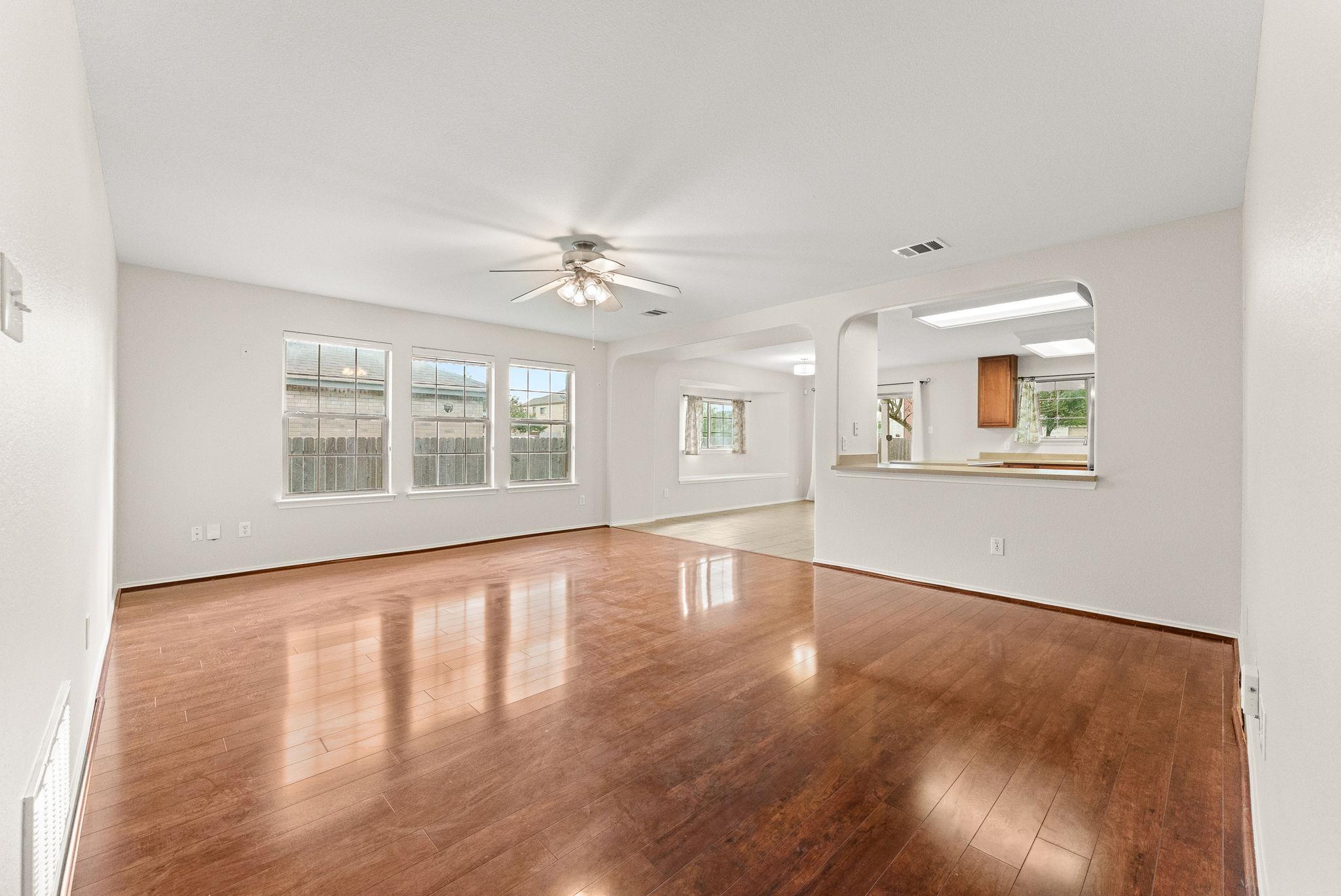 203 Sil Cv, Leander, TX 78641