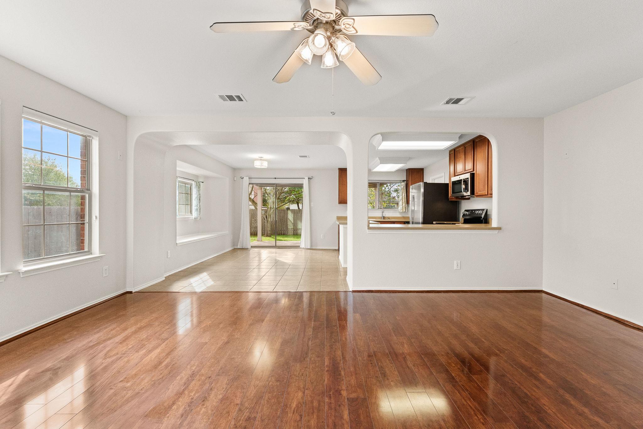 203 Sil Cv, Leander, TX 78641