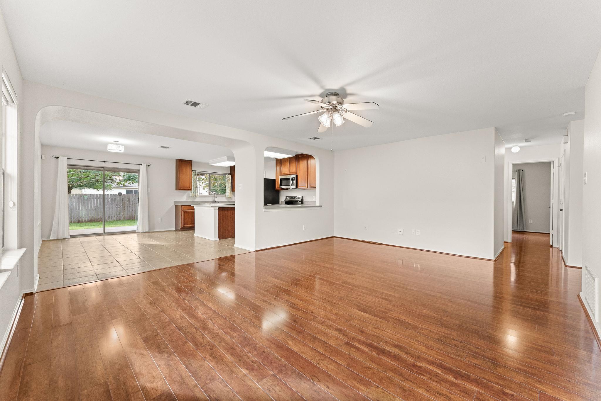 203 Sil Cv, Leander, TX 78641