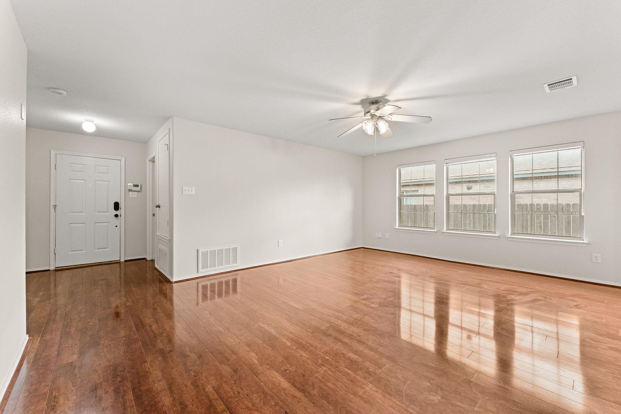 203 Sil Cv, Leander, TX 78641