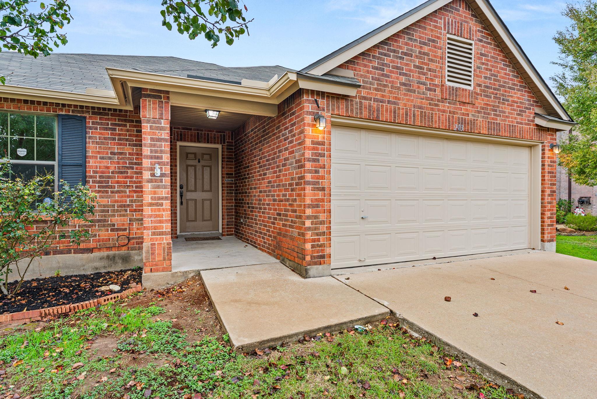 203 Sil Cv, Leander, TX 78641